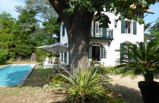 BIARRITZ  Quartier Résidentiel Maison de Maître 10 Pers PISCINE REF Z132 LAS